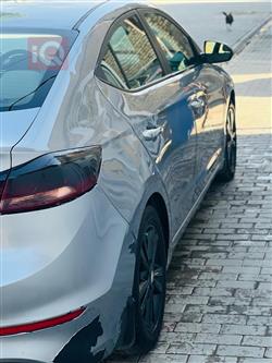 هیوندای ئەلەنترا